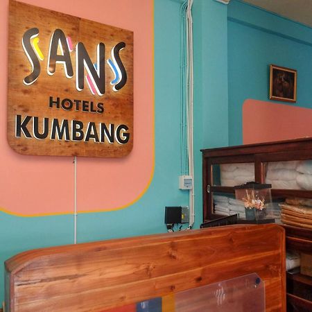 Sans Hotel Kumbang Yogyakarta By Reddoorz Dış mekan fotoğraf