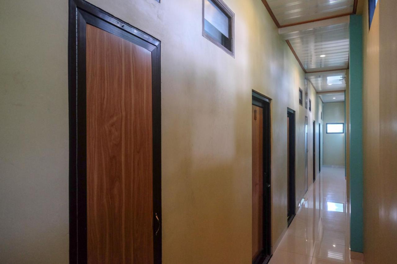 Sans Hotel Kumbang Yogyakarta By Reddoorz Dış mekan fotoğraf