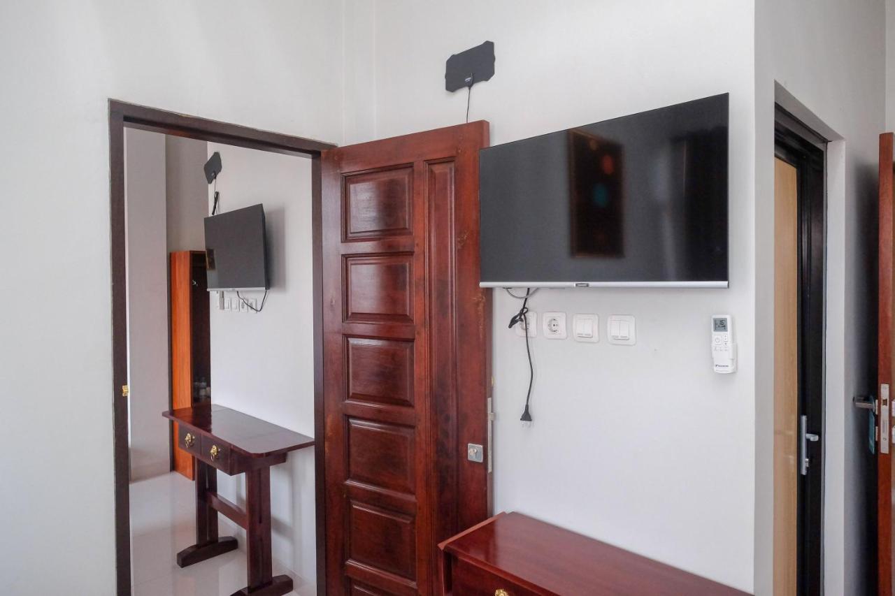Sans Hotel Kumbang Yogyakarta By Reddoorz Dış mekan fotoğraf