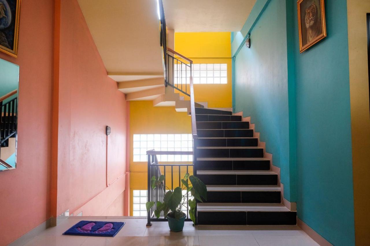 Sans Hotel Kumbang Yogyakarta By Reddoorz Dış mekan fotoğraf