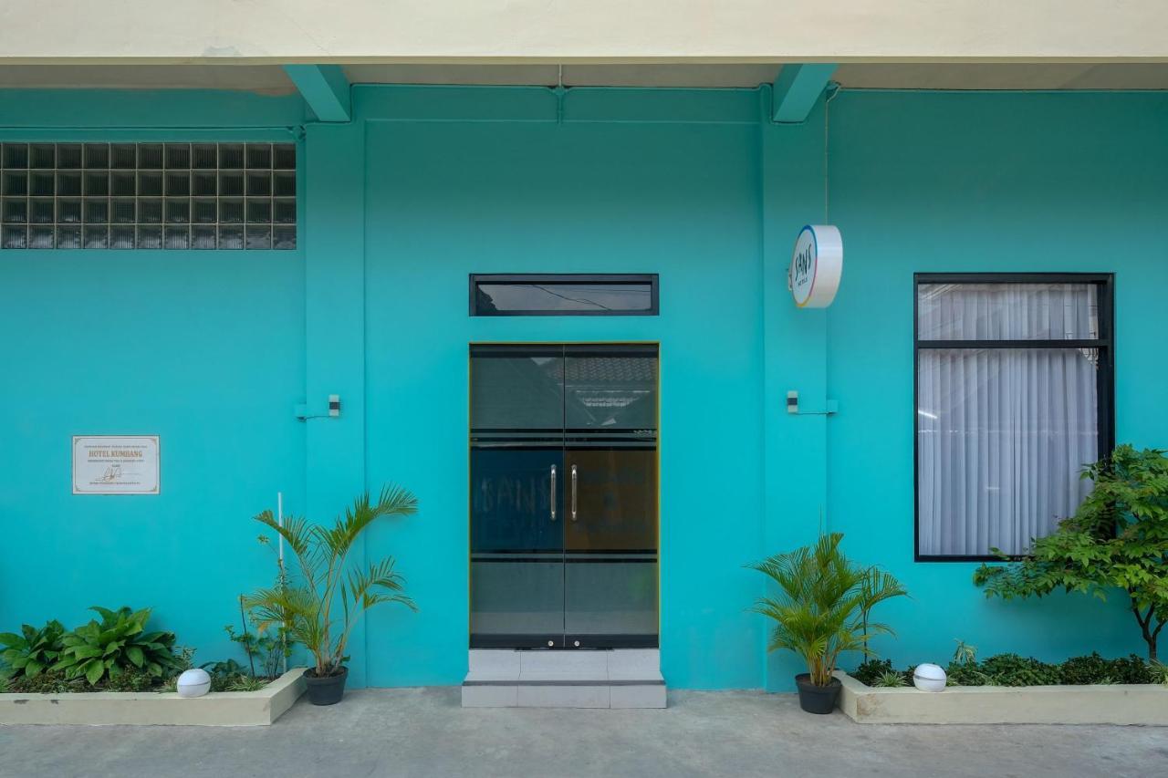 Sans Hotel Kumbang Yogyakarta By Reddoorz Dış mekan fotoğraf