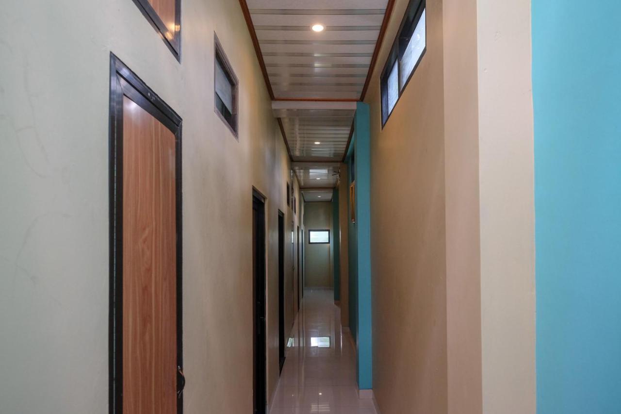 Sans Hotel Kumbang Yogyakarta By Reddoorz Dış mekan fotoğraf