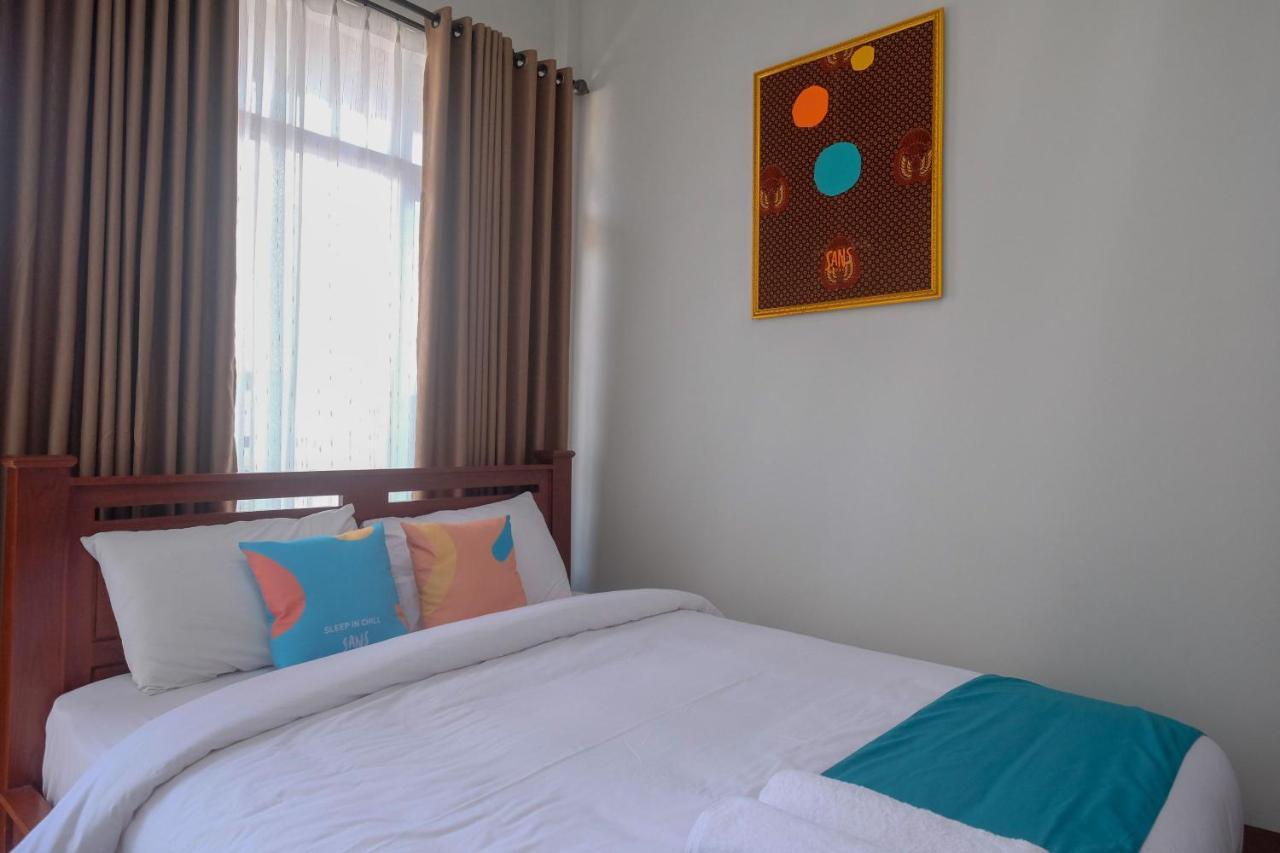 Sans Hotel Kumbang Yogyakarta By Reddoorz Dış mekan fotoğraf