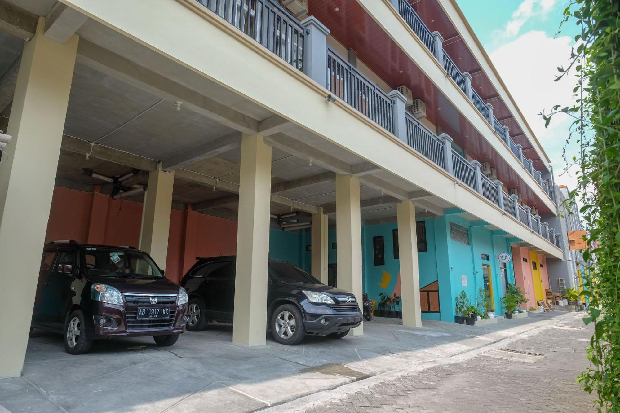 Sans Hotel Kumbang Yogyakarta By Reddoorz Dış mekan fotoğraf